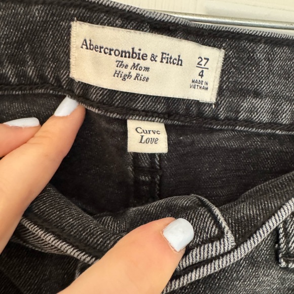 Abercrombie & Fitch The Mom High Rise Black Jeans - Picture 4 of 6